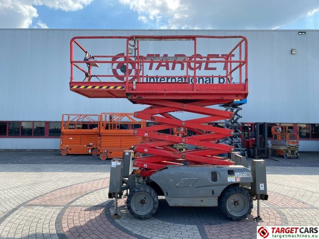 Haulotte Compact 12DX Diesel 4x4 Scissor Work Lift 1206cm - Schaarlift: afbeelding 5 Haulotte Compact 12DX Diesel 4x4 Scissor Work Lift 1206cm - Schaarlift: afbeelding 5