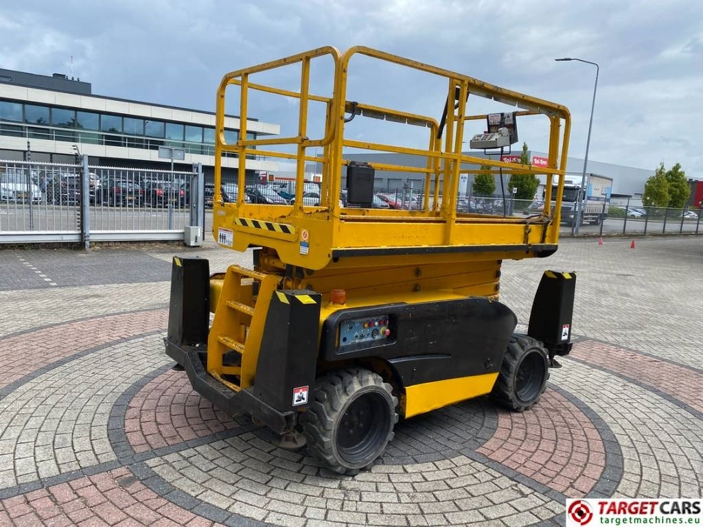Haulotte Compact 12DX Diesel 4x4 Scissor Work Lift 1206cm - Schaarlift: afbeelding 3 Haulotte Compact 12DX Diesel 4x4 Scissor Work Lift 1206cm - Schaarlift: afbeelding 3