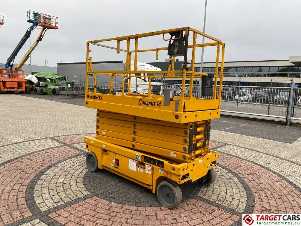 Haulotte Compact 14 Electric Scissor Work Lift 1385cm  - Schaarlift: afbeelding 2 Haulotte Compact 14 Electric Scissor Work Lift 1385cm  - Schaarlift: afbeelding 2