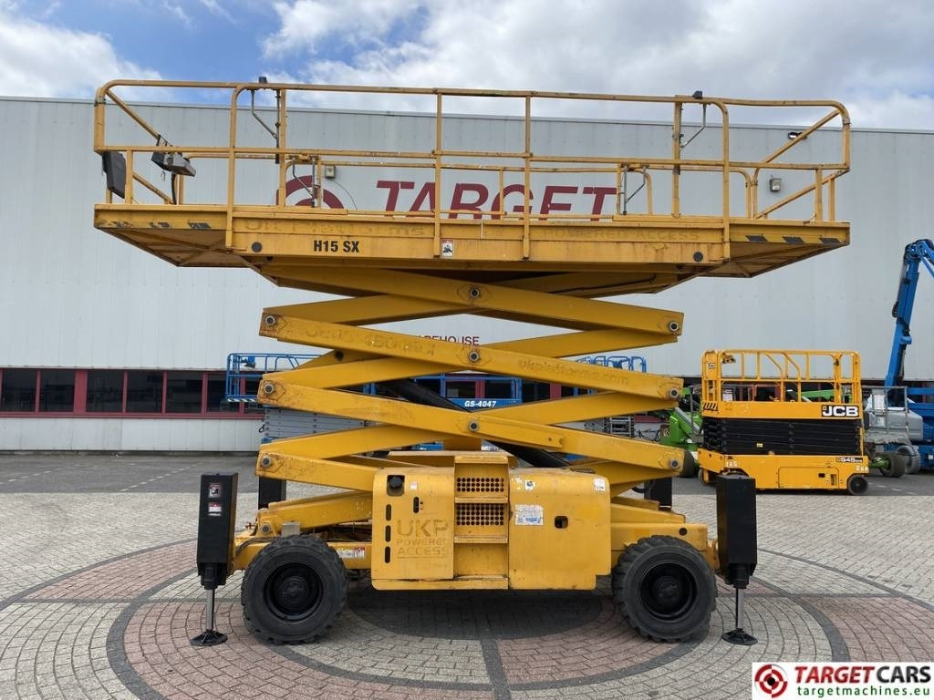 Haulotte H15SXNT Diesel H15SX 4x4 Scissor Work Lift 1500cm - Schaarlift: afbeelding 5 Haulotte H15SXNT Diesel H15SX 4x4 Scissor Work Lift 1500cm - Schaarlift: afbeelding 5