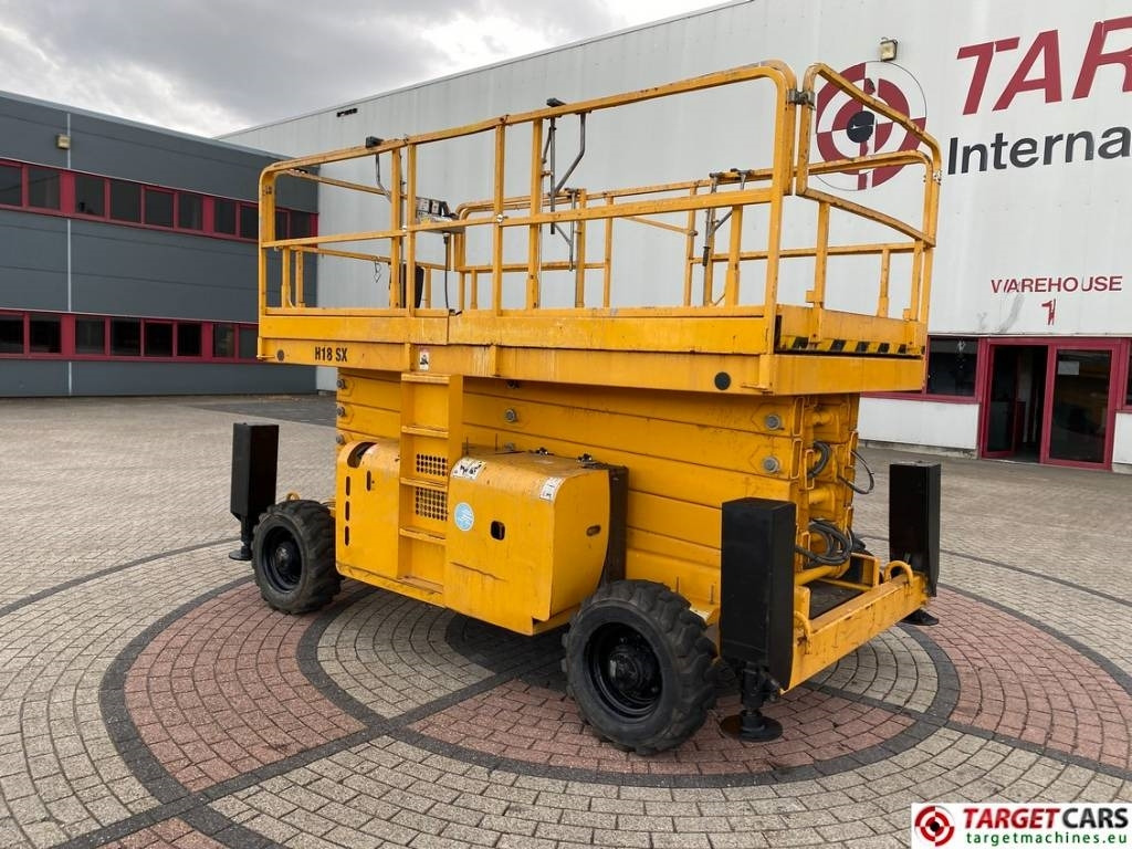 Haulotte H18SDX Diesel H18SX Scissor 4x4 Work Lift 1800cm - Schaarlift: afbeelding 4 Haulotte H18SDX Diesel H18SX Scissor 4x4 Work Lift 1800cm - Schaarlift: afbeelding 4