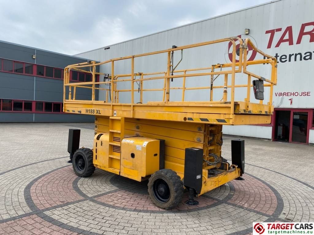 Haulotte H18SXL Diesel 4x4 Scissor Work Lift 1800cm - Schaarlift: afbeelding 4 Haulotte H18SXL Diesel 4x4 Scissor Work Lift 1800cm - Schaarlift: afbeelding 4