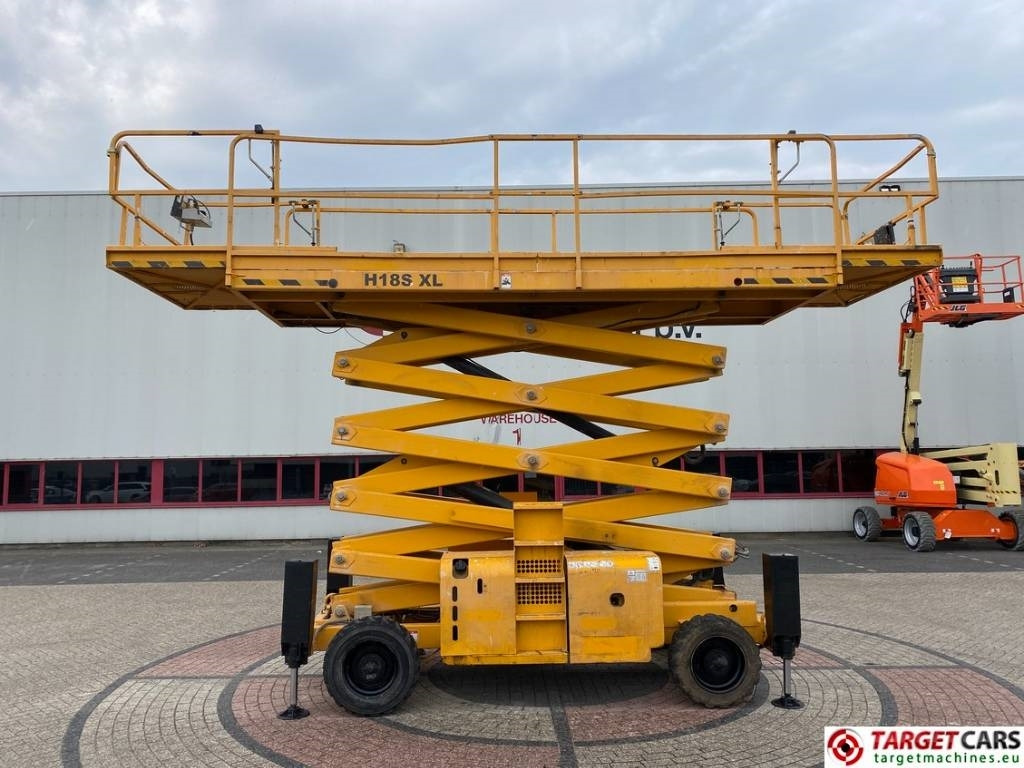 Haulotte H18SXL Diesel 4x4 Scissor Work Lift 1800cm - Schaarlift: afbeelding 5 Haulotte H18SXL Diesel 4x4 Scissor Work Lift 1800cm - Schaarlift: afbeelding 5