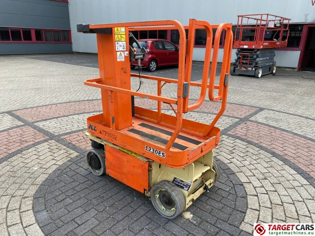 JLG 1230ES Electric Vertical Mast Work Lift 566cm - Verticale masthoogwerker: afbeelding 4 JLG 1230ES Electric Vertical Mast Work Lift 566cm - Verticale masthoogwerker: afbeelding 4