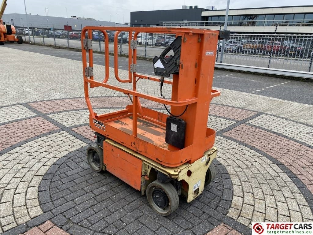 JLG 1230ES Electric Vertical Mast Work Lift 566cm - Verticale masthoogwerker: afbeelding 2 JLG 1230ES Electric Vertical Mast Work Lift 566cm - Verticale masthoogwerker: afbeelding 2