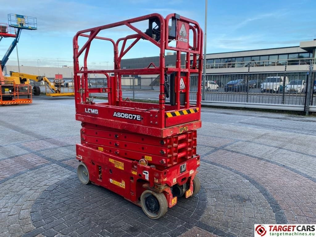 LGMG AS0607E Electric Scissor Work Lift 780cm - Schaarlift: afbeelding 2 LGMG AS0607E Electric Scissor Work Lift 780cm - Schaarlift: afbeelding 2