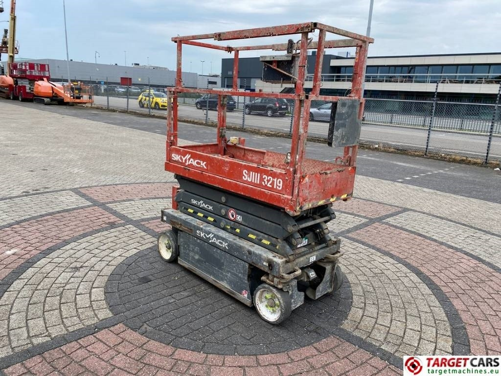 SkyJack SJIII-3219 Electric Scissor Work Lift 780cm - Schaarlift: afbeelding 2 SkyJack SJIII-3219 Electric Scissor Work Lift 780cm - Schaarlift: afbeelding 2