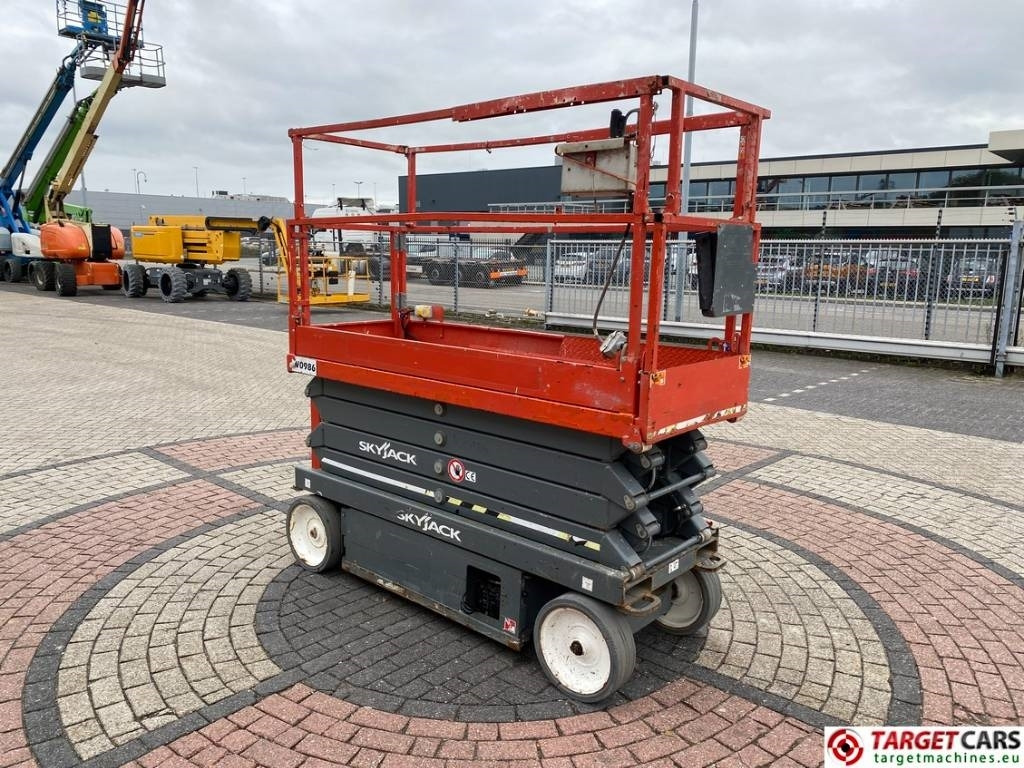 SkyJack SJIII-3226 Electric 3226 Scissor Work Lift 990cm  - Schaarlift: afbeelding 2 SkyJack SJIII-3226 Electric 3226 Scissor Work Lift 990cm  - Schaarlift: afbeelding 2