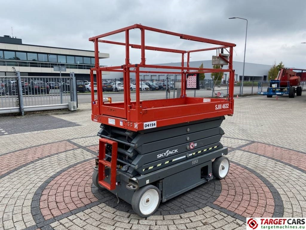 SkyJack SJIII-4632 Electric 4632 Scissor Work Lift 1170cm  - Schaarlift: afbeelding 3 SkyJack SJIII-4632 Electric 4632 Scissor Work Lift 1170cm  - Schaarlift: afbeelding 3