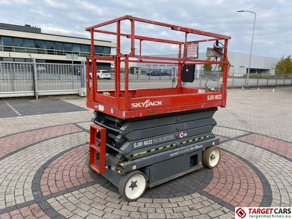 SkyJack SJIII-4632 Electric 4632 Scissor Work Lift 1170cm  - Schaarlift: afbeelding 3 SkyJack SJIII-4632 Electric 4632 Scissor Work Lift 1170cm  - Schaarlift: afbeelding 3