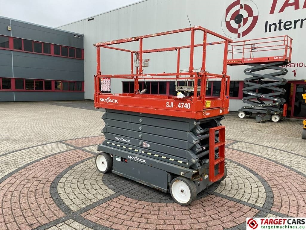 SkyJack SJIII-4740 Electric 4740 Scissor Work Lift 1380cm  - Schaarlift: afbeelding 4 SkyJack SJIII-4740 Electric 4740 Scissor Work Lift 1380cm  - Schaarlift: afbeelding 4