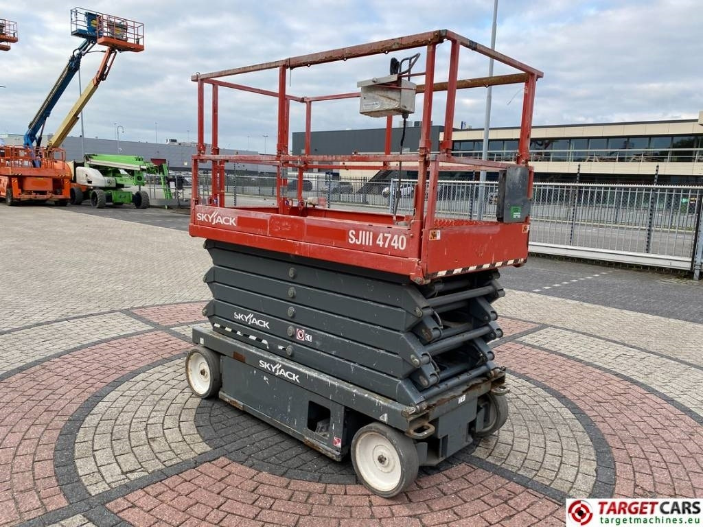 SkyJack SJIII-4740 Electric 4740 Scissor Work Lift 1380cm  - Schaarlift: afbeelding 2 SkyJack SJIII-4740 Electric 4740 Scissor Work Lift 1380cm  - Schaarlift: afbeelding 2