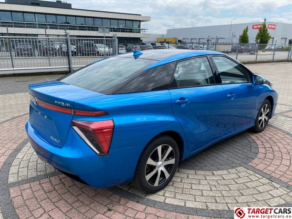 Toyota Mirai FCV HydroGen FuelCell - Sedan: afbeelding 4 Toyota Mirai FCV HydroGen FuelCell - Sedan: afbeelding 4