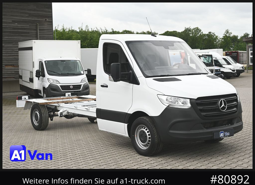 MERCEDES-BENZ Sprinter 317 CDI Fahrgestell, NEU, Klima, Tempomat, 3-Sitzer - Chassis vrachtwagen: afbeelding 1 MERCEDES-BENZ Sprinter 317 CDI Fahrgestell, NEU, Klima, Tempomat, 3-Sitzer - Chassis vrachtwagen: afbeelding 1