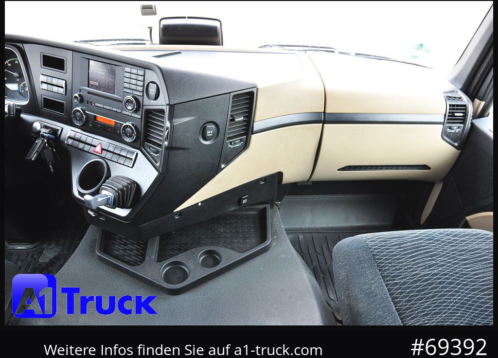 MERCEDES-BENZ Actros 1832, Lowliner, 1 Vorbesitzer - Trekker: afbeelding 4 MERCEDES-BENZ Actros 1832, Lowliner, 1 Vorbesitzer - Trekker: afbeelding 4