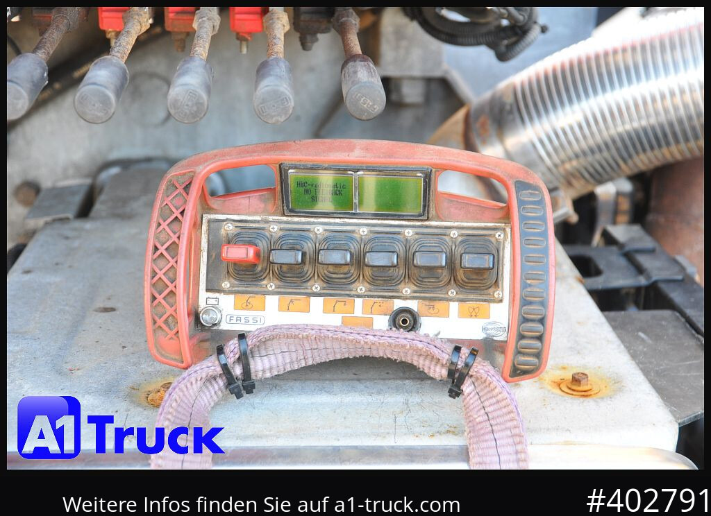 VOLVO FMX 330 Singel Tire 4x4 Blatt/Blatt Fassi F 135 - Vrachtwagen met open laadbak, Kraanwagen: afbeelding 4 VOLVO FMX 330 Singel Tire 4x4 Blatt/Blatt Fassi F 135 - Vrachtwagen met open laadbak, Kraanwagen: afbeelding 4