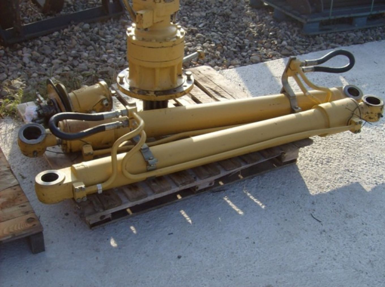 Caterpillar 317 NVA CILINDRI DI SALITA - Hydraulische cilinder voor Bouwmachine: afbeelding 1 Caterpillar 317 NVA CILINDRI DI SALITA - Hydraulische cilinder voor Bouwmachine: afbeelding 1