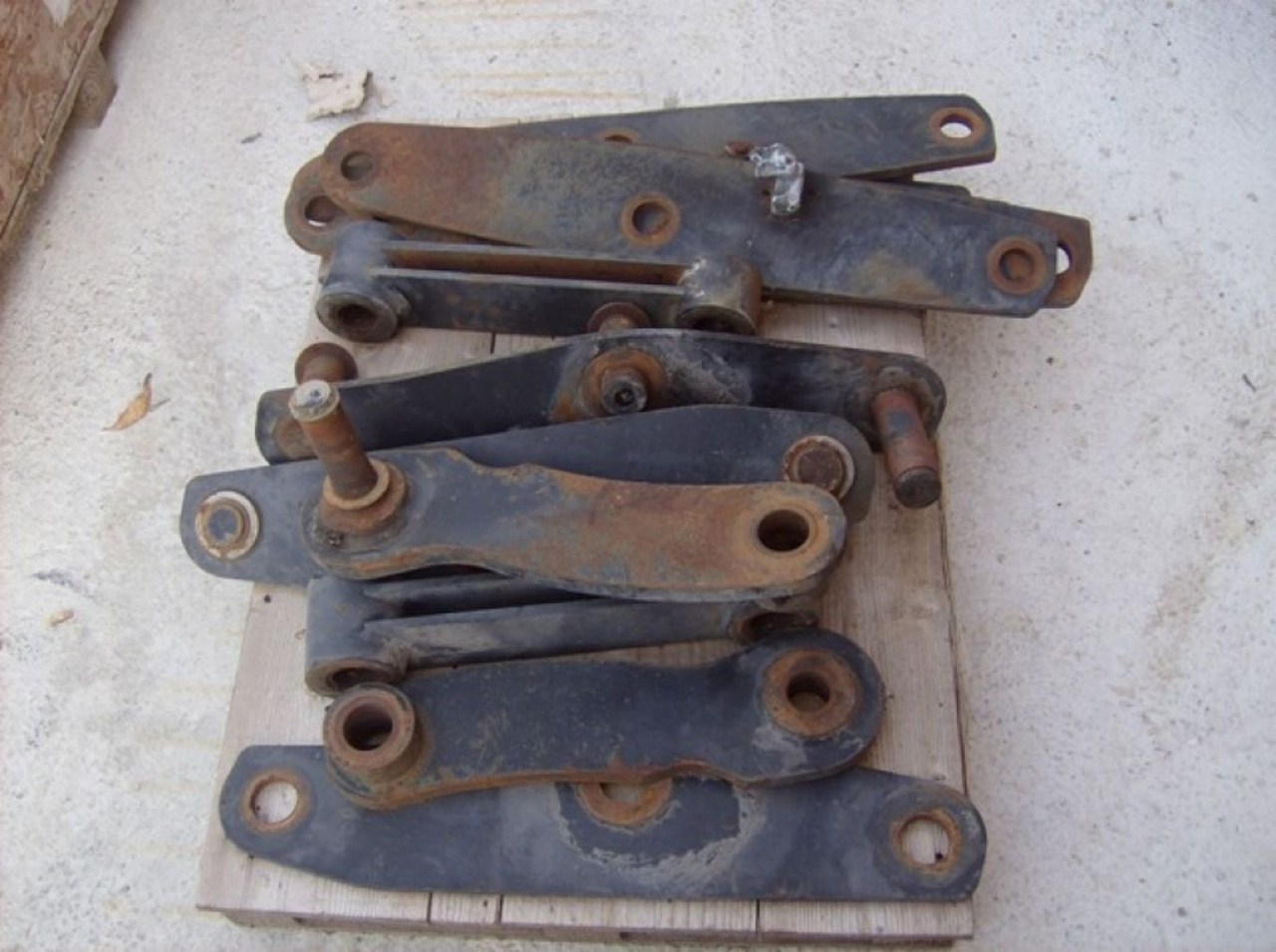 Caterpillar 438C BIELLE BRACCIO ANTERIORE - Arm voor Bouwmachine: afbeelding 1 Caterpillar 438C BIELLE BRACCIO ANTERIORE - Arm voor Bouwmachine: afbeelding 1