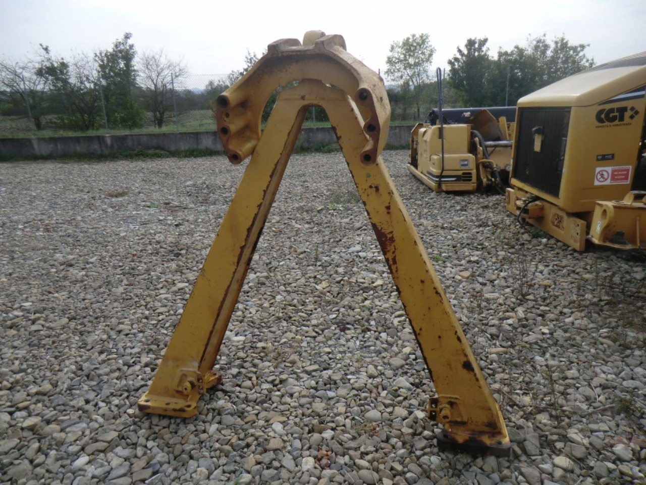Caterpillar 735 Supporto telaio assale centrale con flangia - Frame/ Chassis voor Bouwmachine: afbeelding 1 Caterpillar 735 Supporto telaio assale centrale con flangia - Frame/ Chassis voor Bouwmachine: afbeelding 1