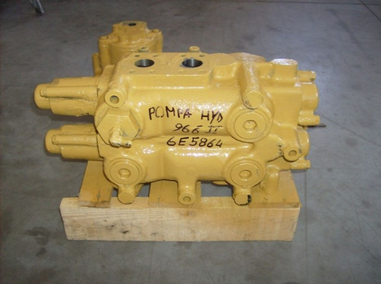 Caterpillar 966F II VALVOLA DISTRIBUTORE - Klep voor Bouwmachine: afbeelding 2 Caterpillar 966F II VALVOLA DISTRIBUTORE - Klep voor Bouwmachine: afbeelding 2