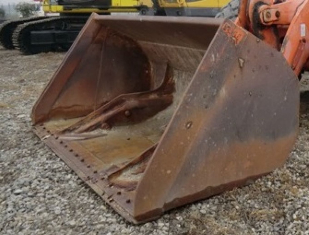 FIAT HITACHI W270 Benna ad alto ribaltamento, completo di salvatagliente. - Voorladerbak: afbeelding 3 FIAT HITACHI W270 Benna ad alto ribaltamento, completo di salvatagliente. - Voorladerbak: afbeelding 3