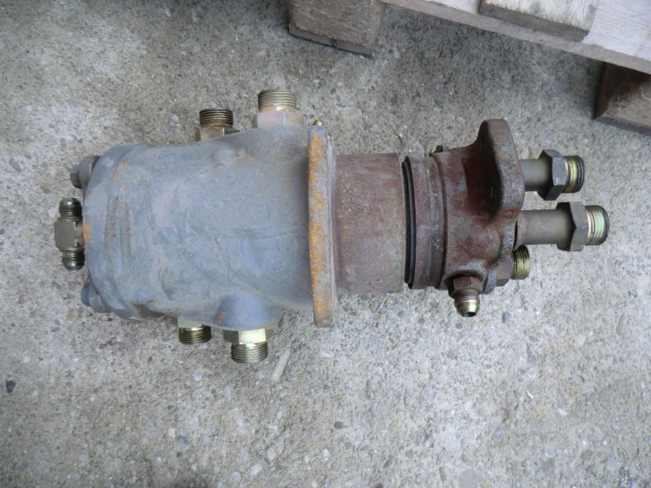 HITACHI ZX240 BAS GIUNTO ROTANTE - Hydraulica voor Bouwmachine: afbeelding 1 HITACHI ZX240 BAS GIUNTO ROTANTE - Hydraulica voor Bouwmachine: afbeelding 1