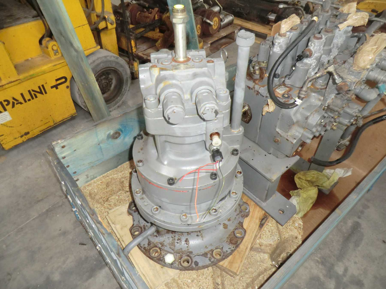 HITACHI ZX240 BAS RIDUTTORE DI ROTAZIONE APERTO E CONTROLLATO. - Transmissie voor Bouwmachine: afbeelding 3 HITACHI ZX240 BAS RIDUTTORE DI ROTAZIONE APERTO E CONTROLLATO. - Transmissie voor Bouwmachine: afbeelding 3