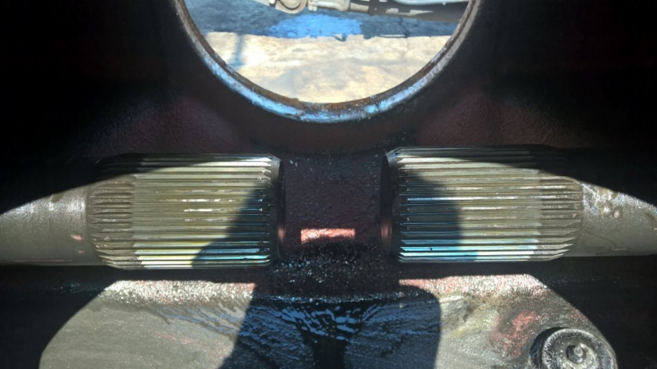 PERLINI DP655 ASSALE COMPLETO DI RIDUTTORI - Transmissie voor Bouwmachine: afbeelding 5 PERLINI DP655 ASSALE COMPLETO DI RIDUTTORI - Transmissie voor Bouwmachine: afbeelding 5