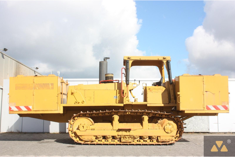 Caterpillar D6E Fuel tanker - Tankwagen: afbeelding 1 Caterpillar D6E Fuel tanker - Tankwagen: afbeelding 1