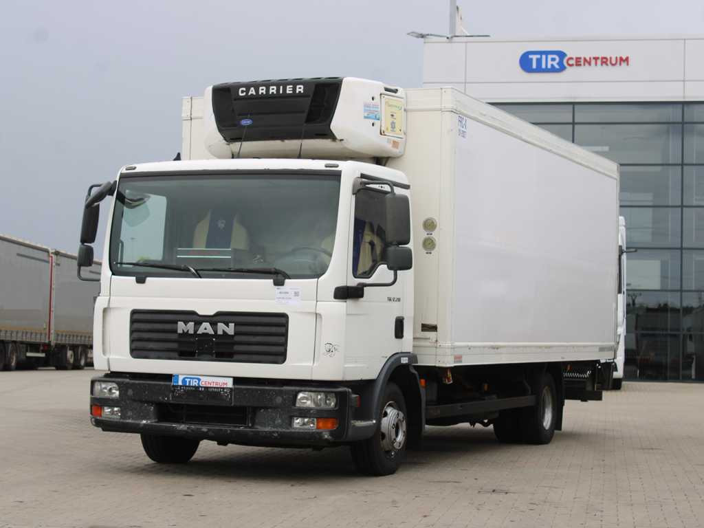 MAN TGL 12.210, EURO 4, HYDRAULIC FRONT, CARRIER SUPRA 850 Mt, 2X EVAPORATOR - Koelwagen vrachtwagen: afbeelding 1 MAN TGL 12.210, EURO 4, HYDRAULIC FRONT, CARRIER SUPRA 850 Mt, 2X EVAPORATOR - Koelwagen vrachtwagen: afbeelding 1