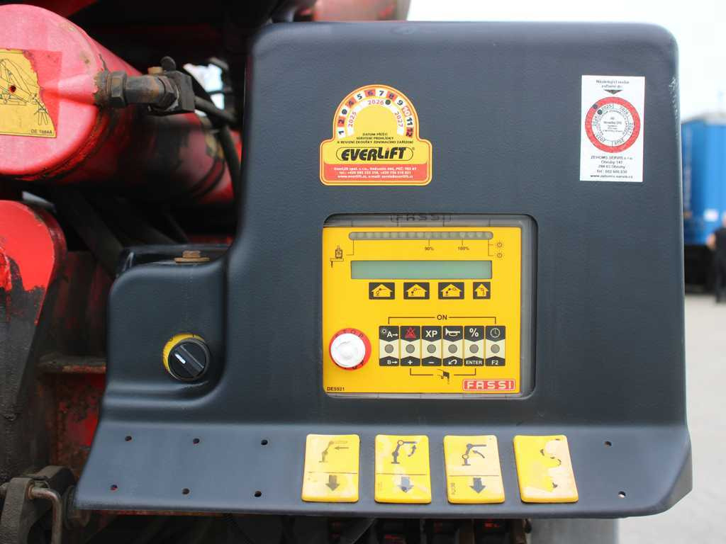 Leasing  Mercedes-Benz Actros 2644, 6X4, EURO 4, HYDRAULIC ARM FASSI F210 Mercedes-Benz Actros 2644, 6X4, EURO 4, HYDRAULIC ARM FASSI F210: afbeelding 11 Leasing  Mercedes-Benz Actros 2644, 6X4, EURO 4, HYDRAULIC ARM FASSI F210 Mercedes-Benz Actros 2644, 6X4, EURO 4, HYDRAULIC ARM FASSI F210: afbeelding 11