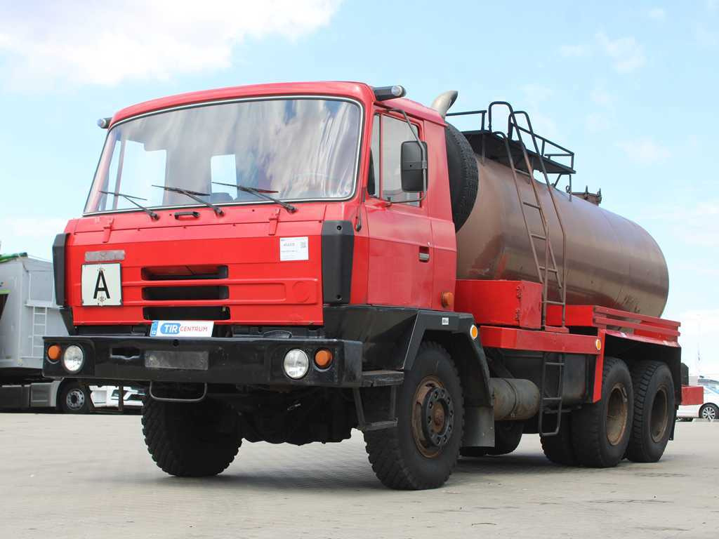 Tatra T815, 6X6, 11m³, FUEL TRUCK - Tankwagen: afbeelding 1 Tatra T815, 6X6, 11m³, FUEL TRUCK - Tankwagen: afbeelding 1