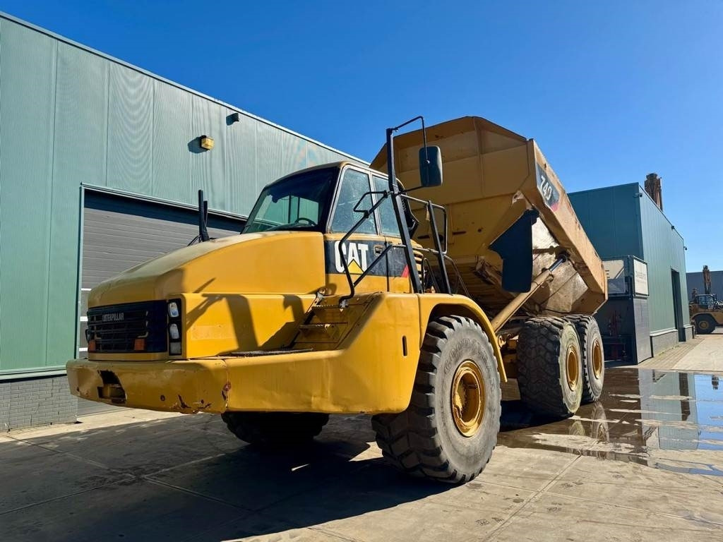 CAT 740 - Kiepwagen met knikbesturing: afbeelding 2 CAT 740 - Kiepwagen met knikbesturing: afbeelding 2