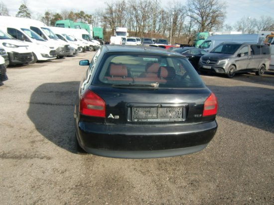 Audi A3 Limousine 1,9 TDI Ersatzteilträger - Sedan: afbeelding 4 Audi A3 Limousine 1,9 TDI Ersatzteilträger - Sedan: afbeelding 4