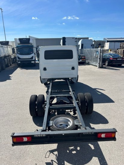 Nieuw Chassis vrachtwagen Iveco Daily 40 - 180 Fahrgestell, E6 Ohne Motor/Ohne Getriebe 2 Stück verfügbar: afbeelding 7 Nieuw Chassis vrachtwagen Iveco Daily 40 - 180 Fahrgestell, E6 Ohne Motor/Ohne Getriebe 2 Stück verfügbar: afbeelding 7