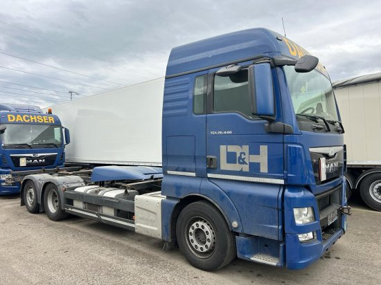 MAN TGX 26.440 XLX 6x2 Liftachse, Euro 6, Retarder, Motorschaden - Containertransporter/ Wissellaadbak vrachtwagen: afbeelding 1 MAN TGX 26.440 XLX 6x2 Liftachse, Euro 6, Retarder, Motorschaden - Containertransporter/ Wissellaadbak vrachtwagen: afbeelding 1