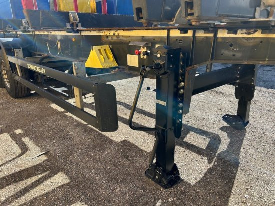 Houtoplegger Schwarzmüller Holzauflieger, 8 Rungenpaare, SAF-Achsen, Liftachse: afbeelding 12 Houtoplegger Schwarzmüller Holzauflieger, 8 Rungenpaare, SAF-Achsen, Liftachse: afbeelding 12