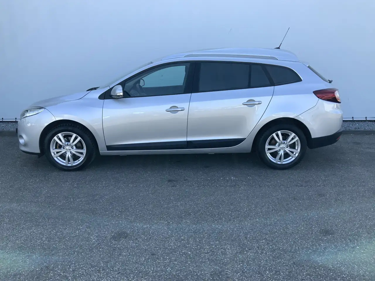 Renault Megane 1.5 dCi Expression Airco Navi Grijs Kenteken Euro - Andere machine: afbeelding 3 Renault Megane 1.5 dCi Expression Airco Navi Grijs Kenteken Euro - Andere machine: afbeelding 3