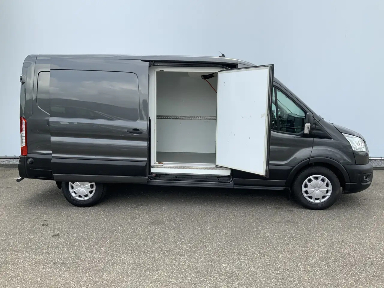 Ford Transit 350 2.0 TDCI L3H2 Trend Koelauto & Vries Automaat - Koelwagen: afbeelding 4 Ford Transit 350 2.0 TDCI L3H2 Trend Koelauto & Vries Automaat - Koelwagen: afbeelding 4