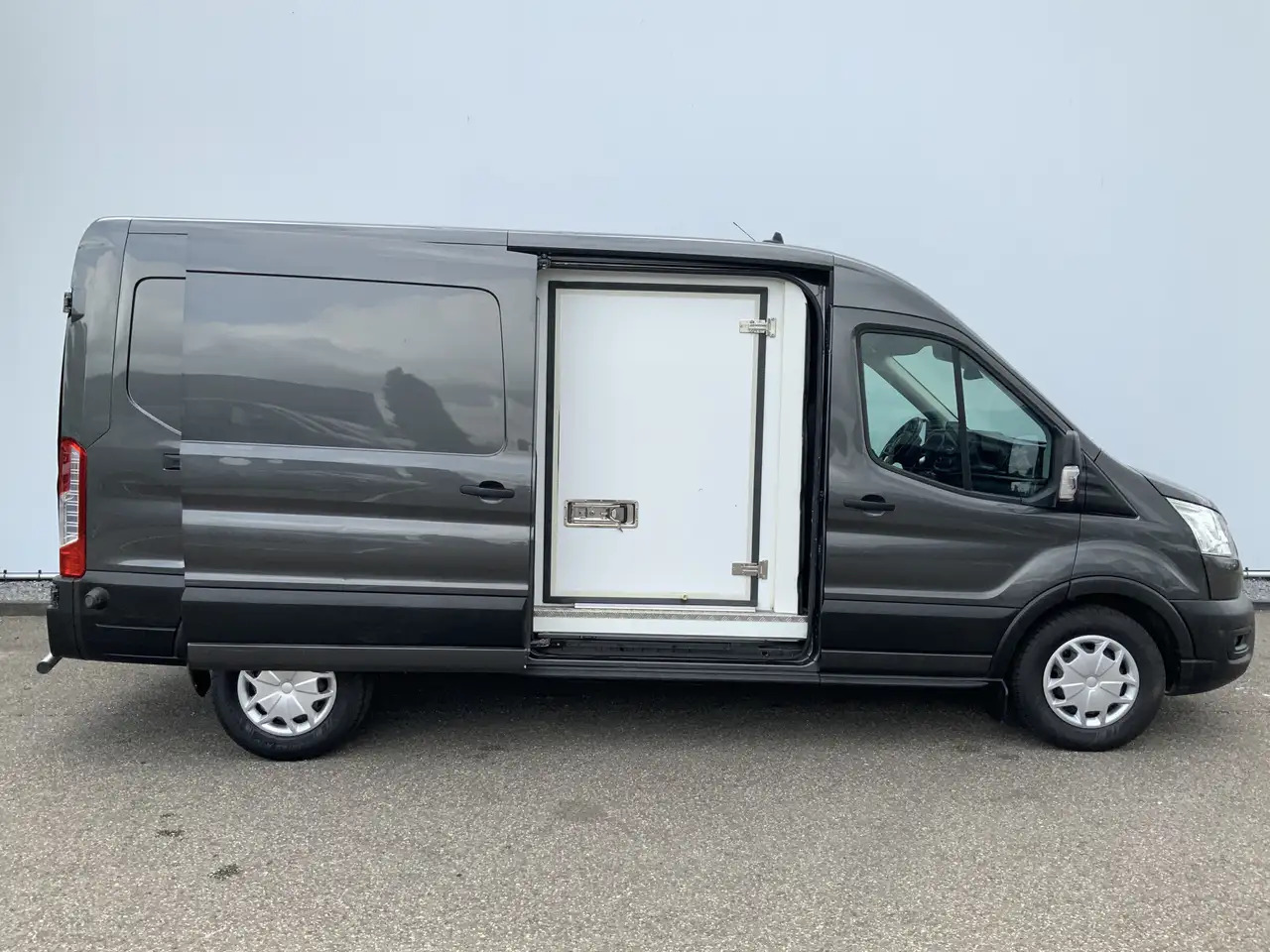 Ford Transit 350 2.0 TDCI L3H2 Trend Koelauto & Vries Automaat - Gesloten bestelwagen: afbeelding 2 Ford Transit 350 2.0 TDCI L3H2 Trend Koelauto & Vries Automaat - Gesloten bestelwagen: afbeelding 2