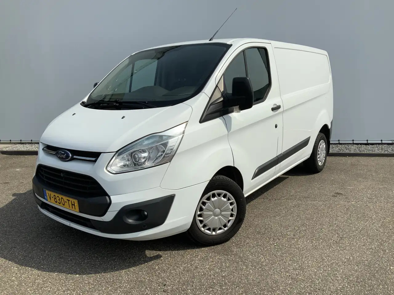 Ford Transit Custom 290 2.2 TDCI L1H2 Trend Airco Cruise 3 Zits Trekha - Gesloten bestelwagen: afbeelding 1 Ford Transit Custom 290 2.2 TDCI L1H2 Trend Airco Cruise 3 Zits Trekha - Gesloten bestelwagen: afbeelding 1