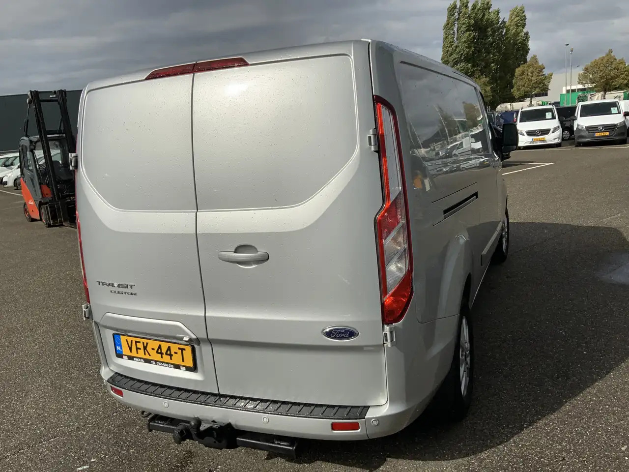 Ford Transit Custom 300 2.0 TDCI (MOTOR DEFECT!!) L2H2 Airco Navi 3 Zi - Gesloten bestelwagen: afbeelding 5 Ford Transit Custom 300 2.0 TDCI (MOTOR DEFECT!!) L2H2 Airco Navi 3 Zi - Gesloten bestelwagen: afbeelding 5