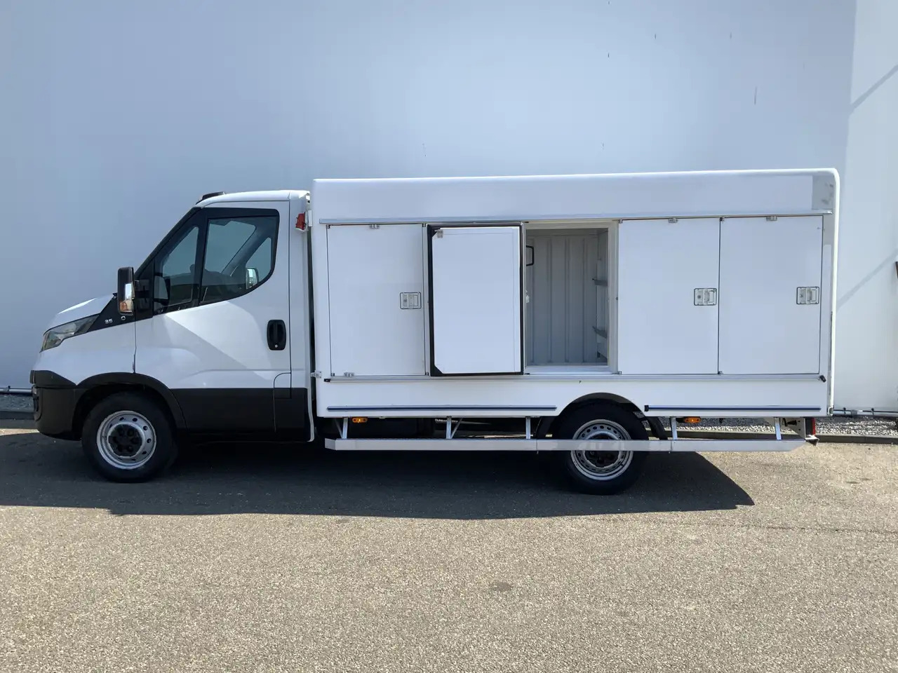 Iveco Daily 35S12 2.3 345 EURO 6 vrieswagen -40 C ijsauto Bakm - Koelwagen: afbeelding 2 Iveco Daily 35S12 2.3 345 EURO 6 vrieswagen -40 C ijsauto Bakm - Koelwagen: afbeelding 2
