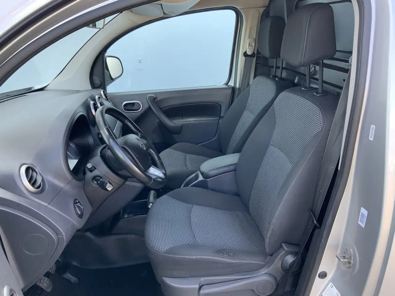 Mercedes-Benz Citan 109 CDI BlueEFFICIENCY Airco Cruise Euro 5 - Kleine bestelwagen: afbeelding 4 Mercedes-Benz Citan 109 CDI BlueEFFICIENCY Airco Cruise Euro 5 - Kleine bestelwagen: afbeelding 4