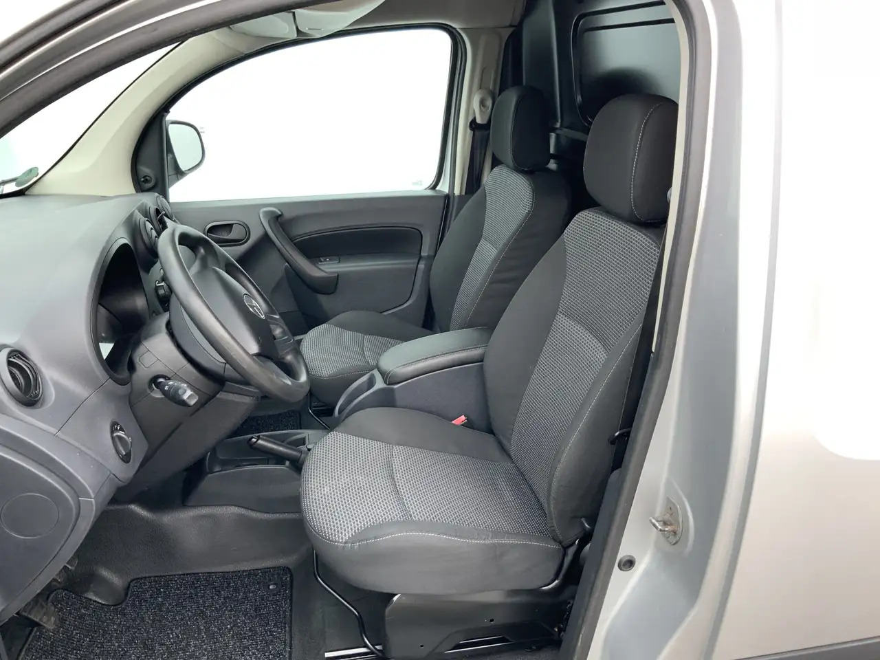Mercedes-Benz Citan 109 CDI BlueEFFICIENCY Business Ambition Airco Tre - Kleine bestelwagen: afbeelding 4 Mercedes-Benz Citan 109 CDI BlueEFFICIENCY Business Ambition Airco Tre - Kleine bestelwagen: afbeelding 4