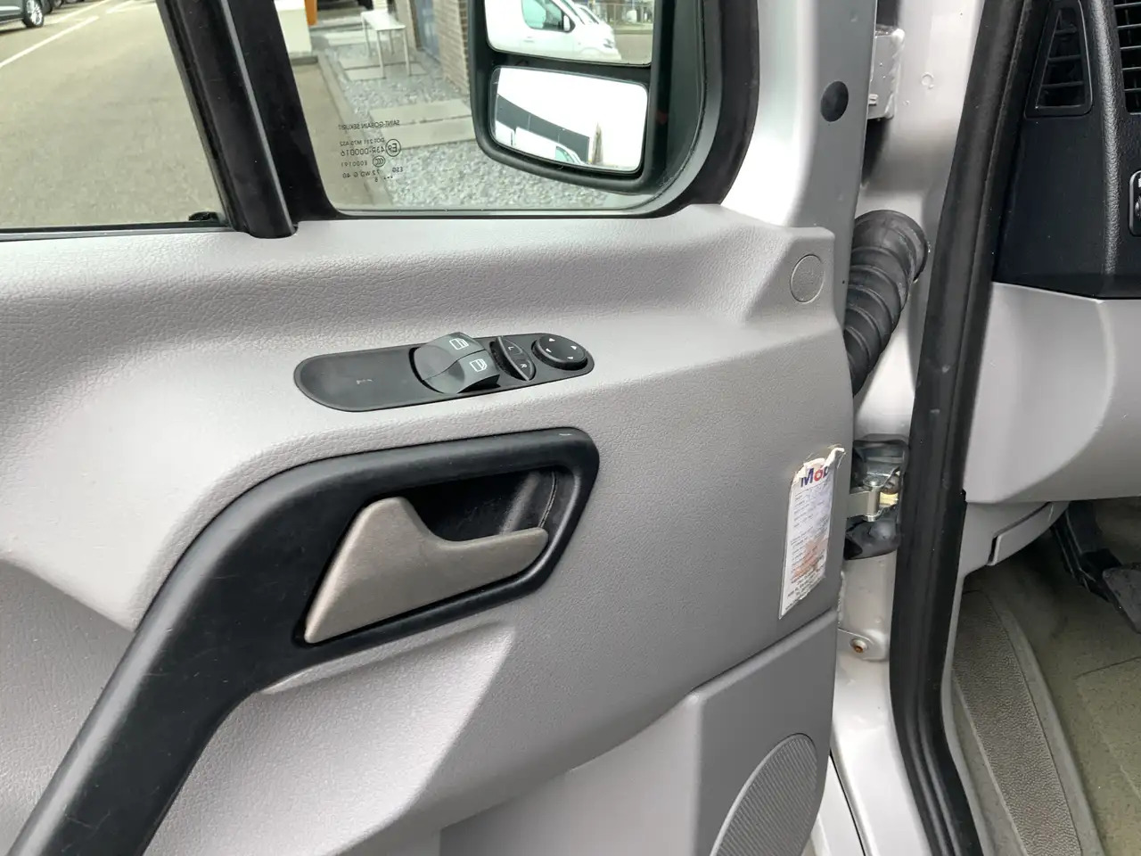 Mercedes-Benz Sprinter 213 2.2 CDI 325 L1H1 Airco Cruise Euro 4 - Gesloten bestelwagen: afbeelding 5 Mercedes-Benz Sprinter 213 2.2 CDI 325 L1H1 Airco Cruise Euro 4 - Gesloten bestelwagen: afbeelding 5