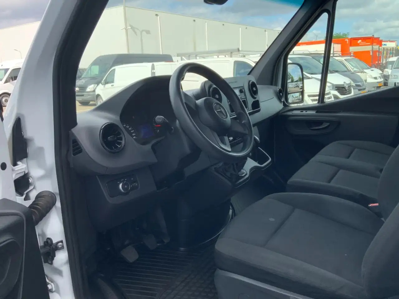 Mercedes-Benz Sprinter 314 2.2 CDI 366 L2H2 Airco 3 Zits Euro 6 - Gesloten bestelwagen: afbeelding 5 Mercedes-Benz Sprinter 314 2.2 CDI 366 L2H2 Airco 3 Zits Euro 6 - Gesloten bestelwagen: afbeelding 5