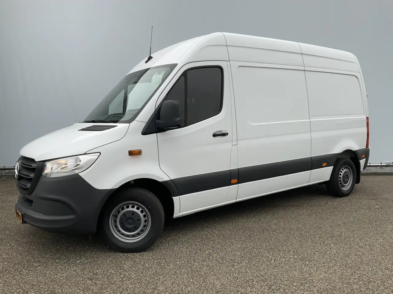 Mercedes-Benz Sprinter 314 2.2 CDI L2H2 Airco Camera Navi 3 Zits MBUX Sch - Gesloten bestelwagen: afbeelding 1 Mercedes-Benz Sprinter 314 2.2 CDI L2H2 Airco Camera Navi 3 Zits MBUX Sch - Gesloten bestelwagen: afbeelding 1