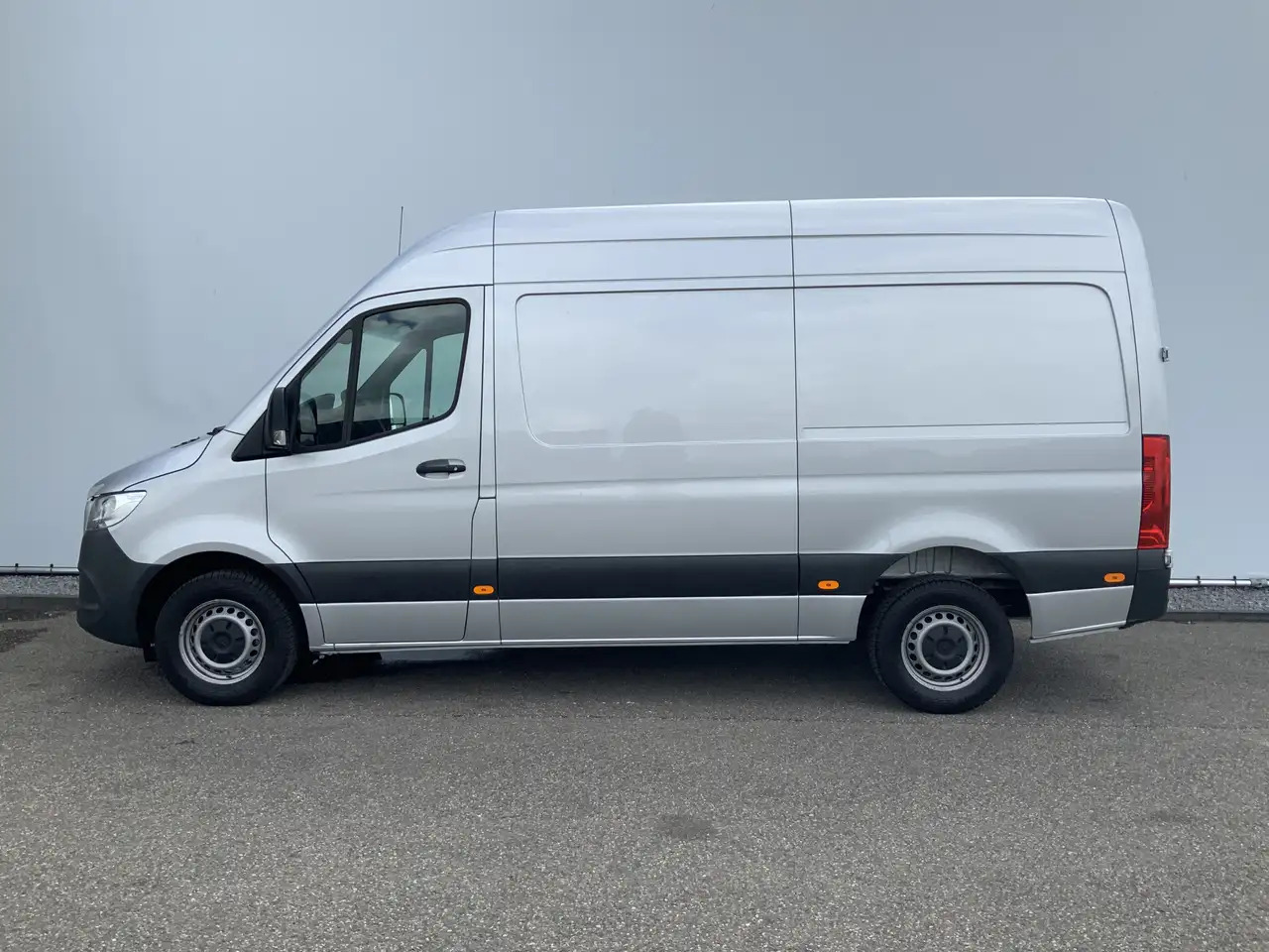 Mercedes-Benz Sprinter 315 1.9 CDI L2H2 Automaat 3 Zits Airco Navi Camera - Gesloten bestelwagen: afbeelding 2 Mercedes-Benz Sprinter 315 1.9 CDI L2H2 Automaat 3 Zits Airco Navi Camera - Gesloten bestelwagen: afbeelding 2