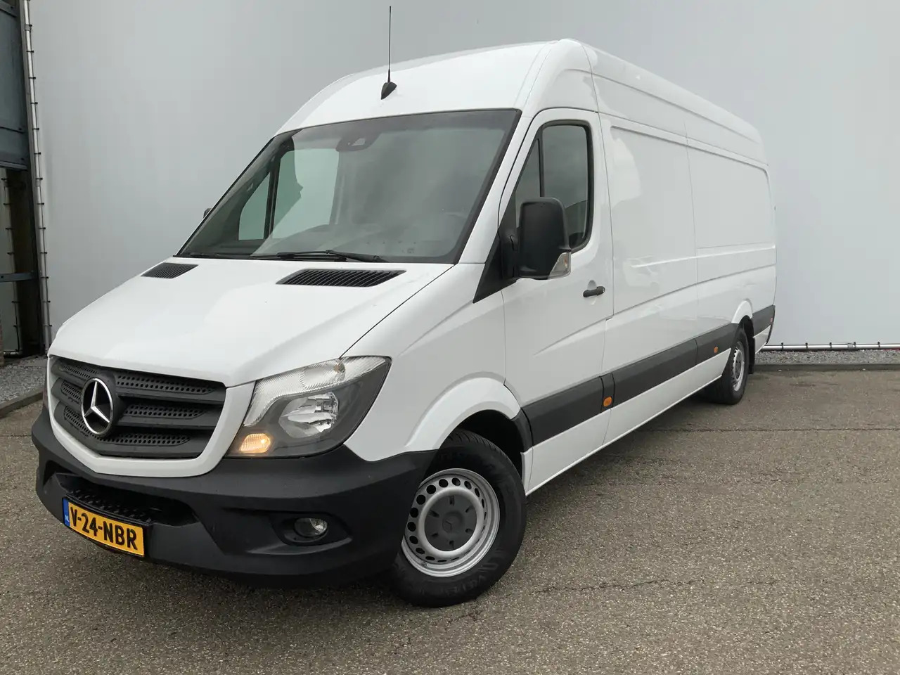 Mercedes-Benz Sprinter 316 2.2 CDI 432 L3 Maxi 3 Zits Airco Opstap & Trek - Gesloten bestelwagen: afbeelding 1 Mercedes-Benz Sprinter 316 2.2 CDI 432 L3 Maxi 3 Zits Airco Opstap & Trek - Gesloten bestelwagen: afbeelding 1